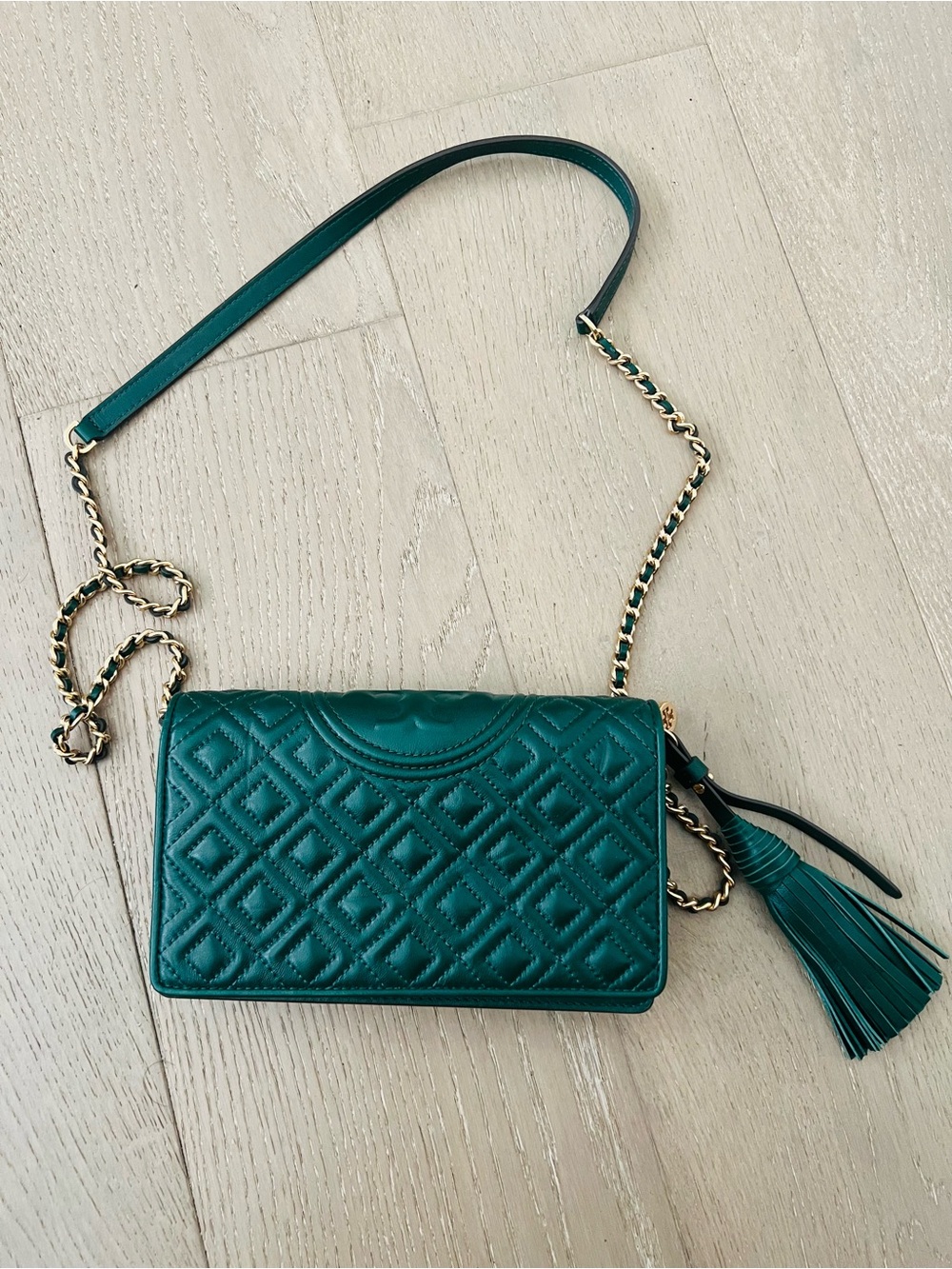 Tory Burch Green Quilted Crossbody Bag with Tassel - Picture 3 of 11